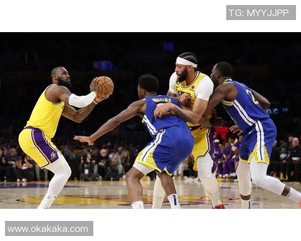 季后赛火箭与湖人激战首节精彩瞬间回顾与分析