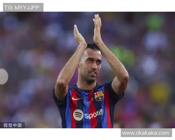 世体:巴萨昨日重返诺坎普揭露练习,球员们及教练组合影留念 世体:巴萨昨日重返诺坎普揭露练习,球员们及教练组合影留念